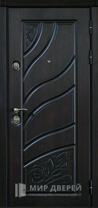 Наружная входная дверь в дом №21 - фото вид снаружи