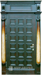 Высокая входная дверь в частный дом №45 - фото вид снаружи